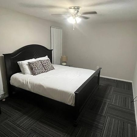 Cozy Retreat 1.8 Mi To Stadium Γκέινσβιλ Εξωτερικό φωτογραφία